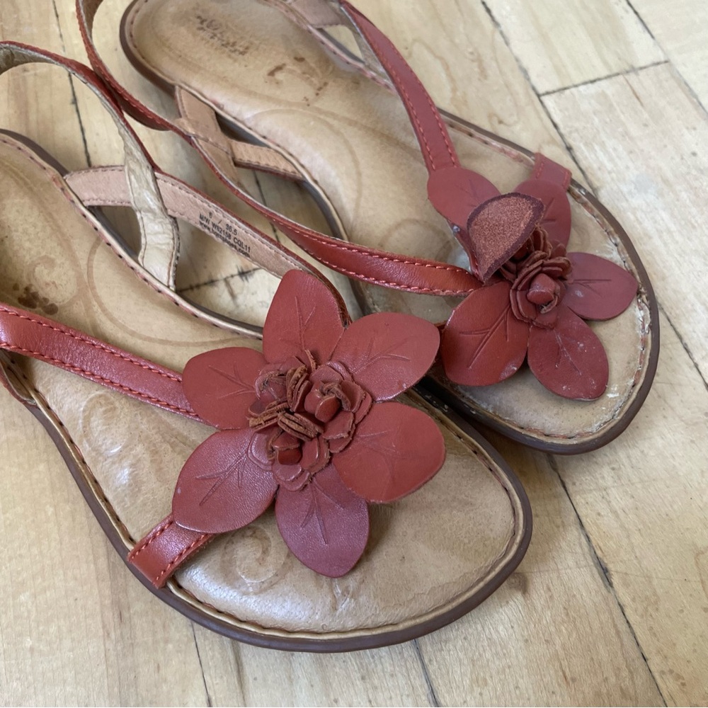 Born Tan Leather Sling Back Thong Sandals w/Coral Leather‎ Flowers Size 6 Boho - Picture 2 of 6